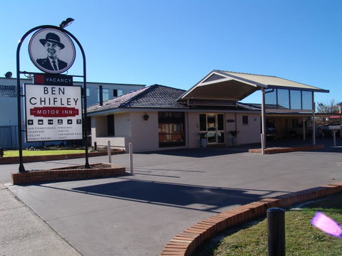 Ben Chifley Motor Inn - Sydneys Hotel 0
