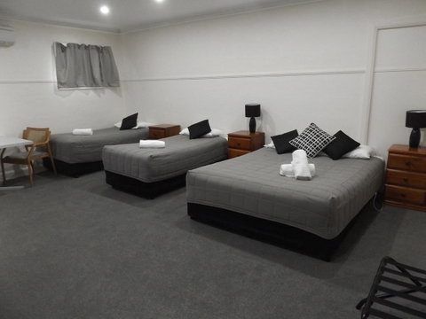 Ben Chifley Motor Inn - Sydneys Hotel 1