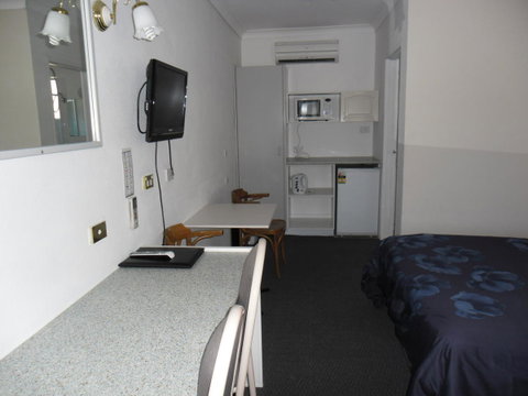 Ben Chifley Motor Inn - Sydneys Hotel 31