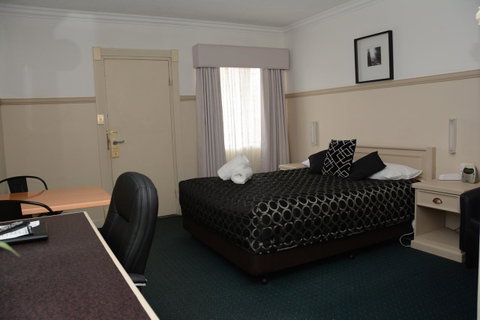 Ben Chifley Motor Inn - Sydneys Hotel 15