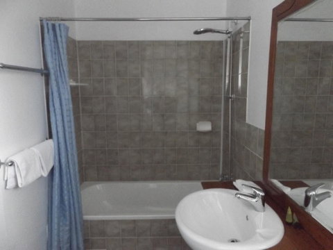 Ben Chifley Motor Inn - Sydneys Hotel 12