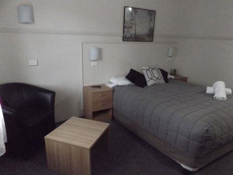Ben Chifley Motor Inn - Sydneys Hotel 3