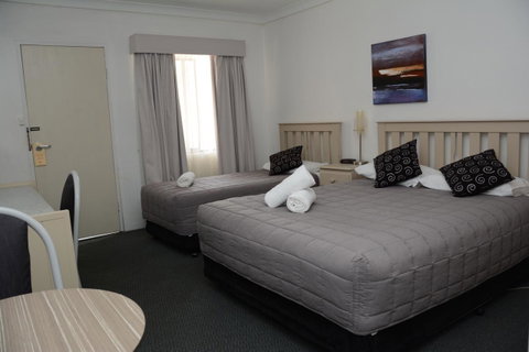 Ben Chifley Motor Inn - Sydneys Hotel 14