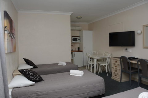 Ben Chifley Motor Inn - Sydneys Hotel 4