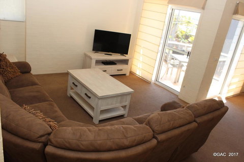Mollymook Cove Apartments - Sydneys Hotel 14