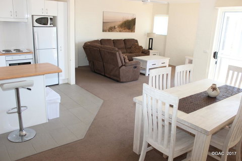 Mollymook Cove Apartments - Sydneys Hotel 29