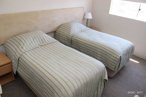 Mollymook Cove Apartments - Sydneys Hotel 17