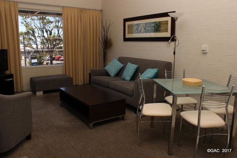 Mollymook Cove Apartments - Sydneys Hotel 3