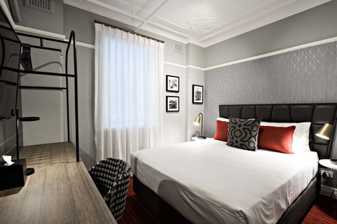 No 9 Springfield - Sydneys Hotel 24