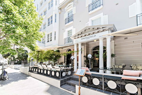 No 9 Springfield - Sydneys Hotel 4
