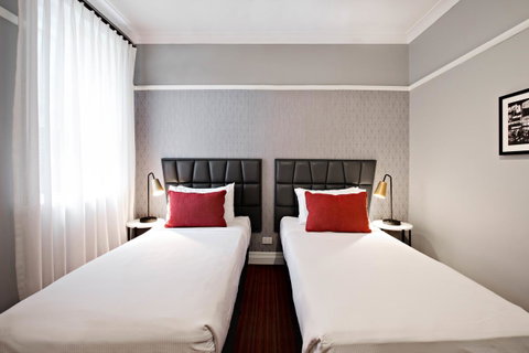 No 9 Springfield - Sydneys Hotel 21