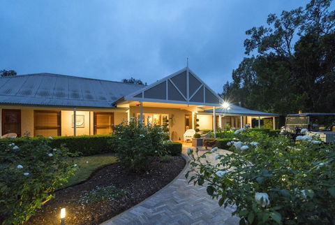 Thistle Hill Guesthouse - Walk To Many Wineries And Restaurants - Sydneys Hotel 0