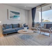 Oceanside Elegance At Superb Home Steps From Sand - Sydneys Hotel
