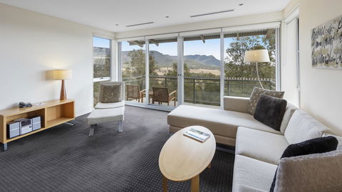 Oaks Cypress Lakes Resort - Sydneys Hotel 9