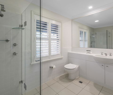 Oaks Cypress Lakes Resort - Sydneys Hotel 41