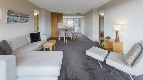 Oaks Cypress Lakes Resort - Sydneys Hotel 10