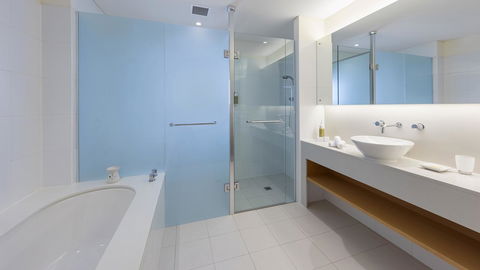 Oaks Cypress Lakes Resort - Sydneys Hotel 13