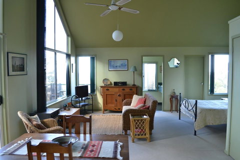 Bundle Hill Cottages - Sydneys Hotel 44