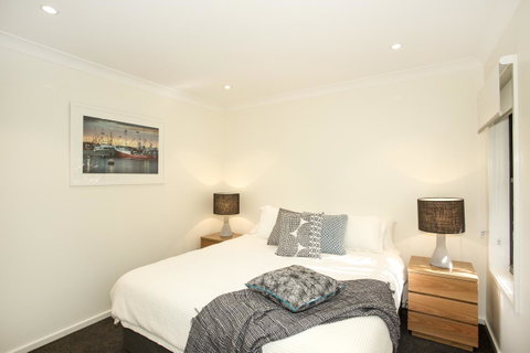Beachfront 2 - Sydneys Hotel 17