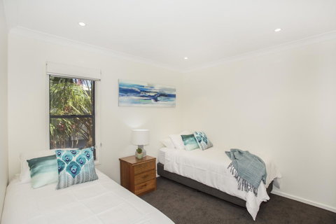 Beachfront 2 - Sydneys Hotel 15