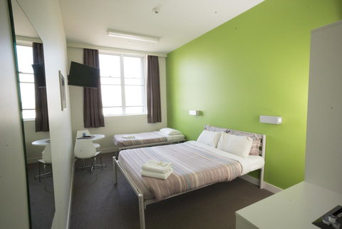 YHA Sydney Harbour - Sydneys Hotel 2