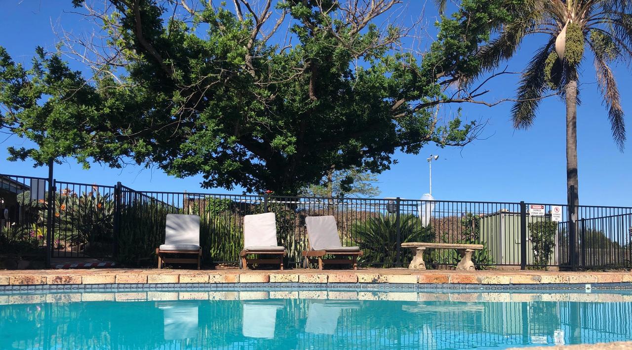 Sydneys Hotel