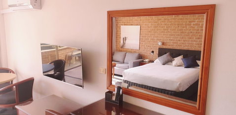 Marina Resort - Sydneys Hotel 12