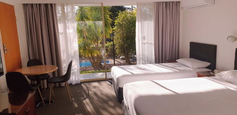 Marina Resort - Sydneys Hotel 18