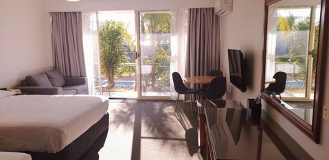 Marina Resort - Sydneys Hotel 43