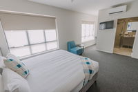 Book Hamilton Accommodation Vacations Sydneys Hotel Sydneys Hotel