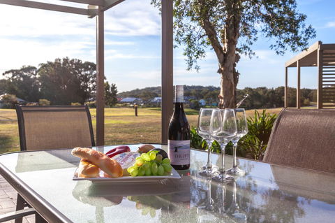 Condo 105 @ Horizons Golf Resort - Salamander Bay NSW - Sydneys Hotel 0