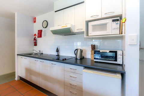 Condo 105 @ Horizons Golf Resort - Salamander Bay NSW - Sydneys Hotel 13