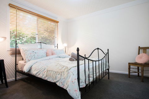 Armidale Cottage - House 2 - Sydneys Hotel 23