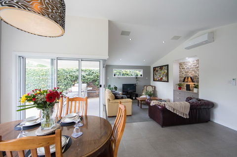 Armidale Cottage - House 2 - Sydneys Hotel 20