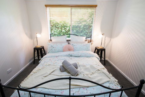 Armidale Cottage - House 2 - Sydneys Hotel 25