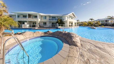 Oaks Port Stephens Pacific Blue Resort - Sydneys Hotel 1