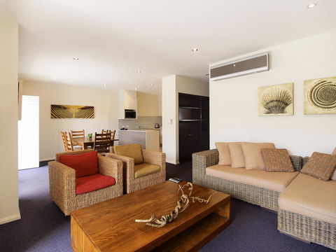 Oaks Port Stephens Pacific Blue Resort - Sydneys Hotel 5