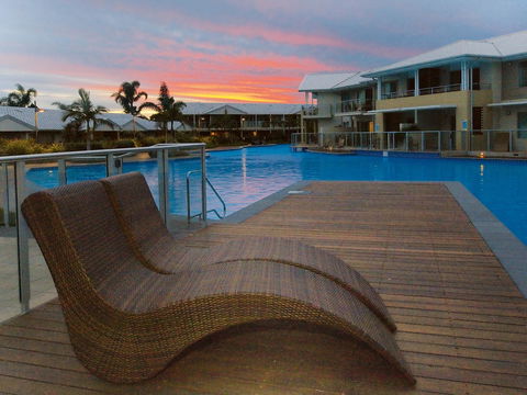 Oaks Port Stephens Pacific Blue Resort - Sydneys Hotel 7