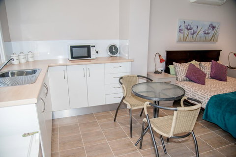 Sinclairs Country Retreat - Sydneys Hotel 40