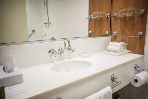 Sydney Harbour Hotel - Sydneys Hotel 24