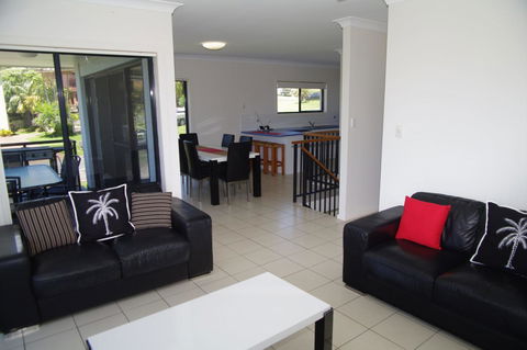 Breakaway, 11 Scott Street - Sydneys Hotel 0