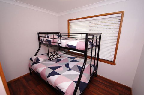 Breakaway, 11 Scott Street - Sydneys Hotel 3