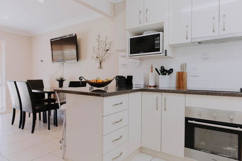 Central Wagga Self Catering Apartment - Sydneys Hotel 8
