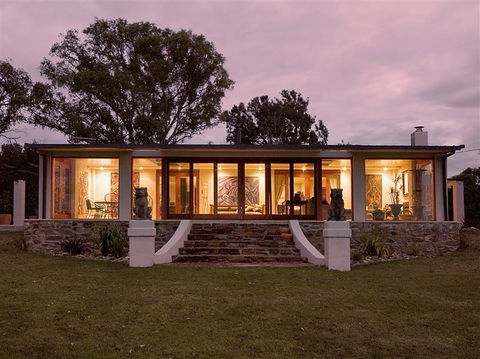 Belmont - Sydneys Hotel 0