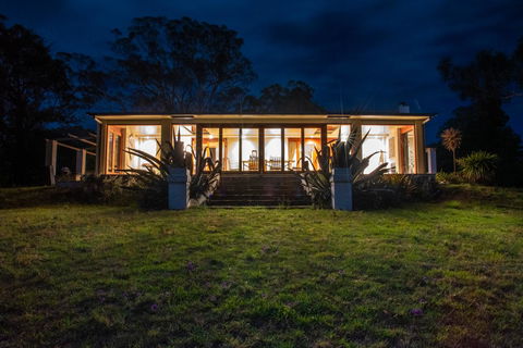 Belmont - Sydneys Hotel 24