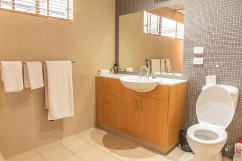 Belmont - Sydneys Hotel 12