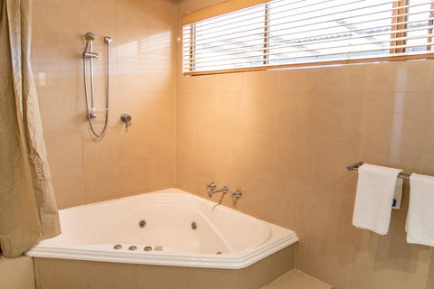 Belmont - Sydneys Hotel 11