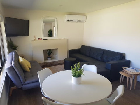 Golden Hill Cottage - Sydneys Hotel 9