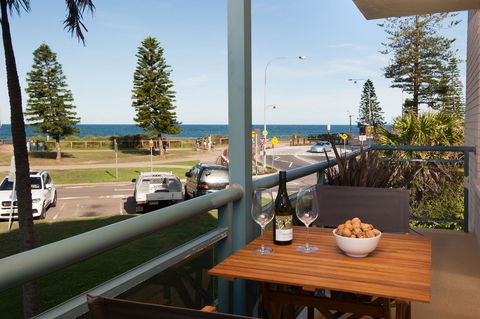 Waterview Beach Apartment - Sydneys Hotel 13