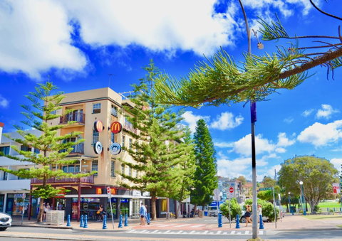 Mad Monkey Hostel Coogee Beach - Sydneys Hotel 14